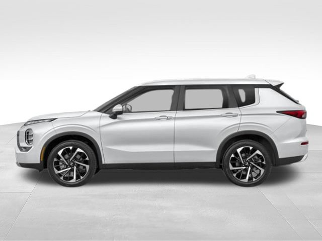 Used 2023 Mitsubishi Outlander SE FWD image 3