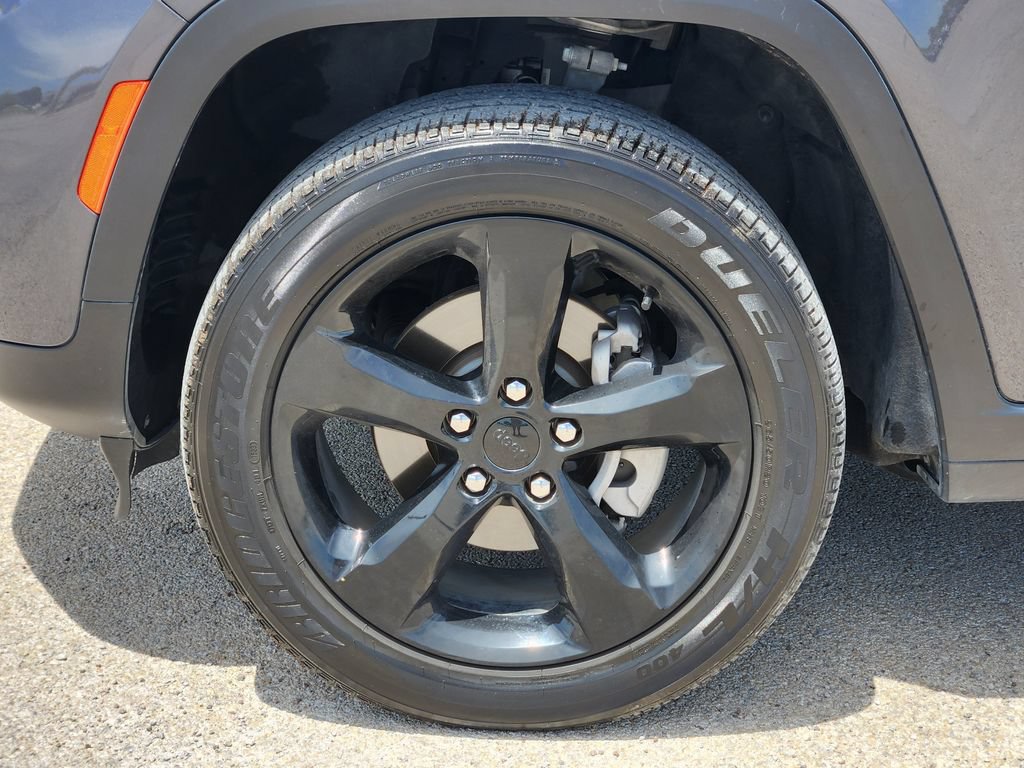 Used 2023 Jeep Grand Cherokee Altitude RWD image 10