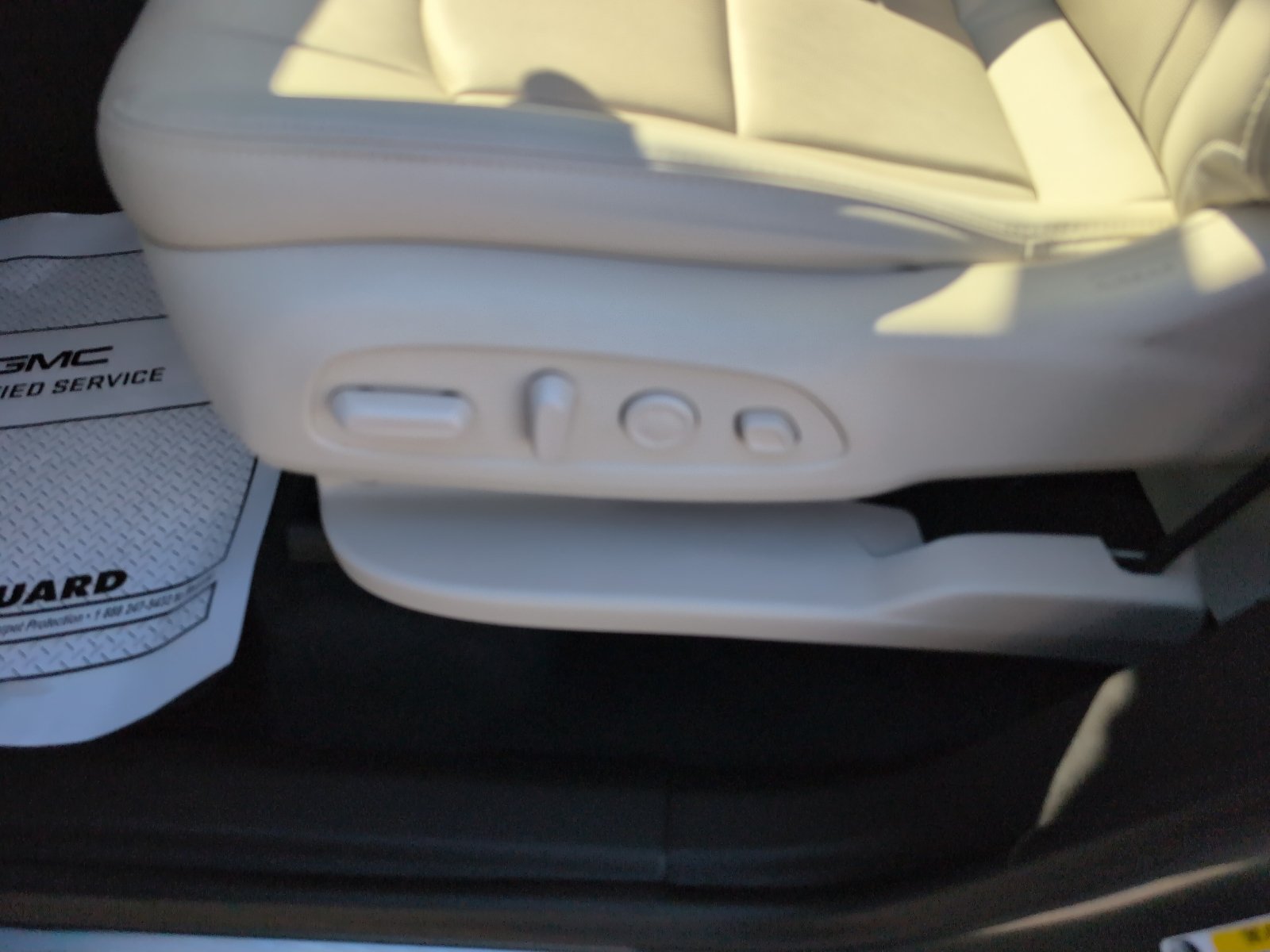 Used 2023 Buick Enclave Premium w/ Experience Buick Package FWD image 26