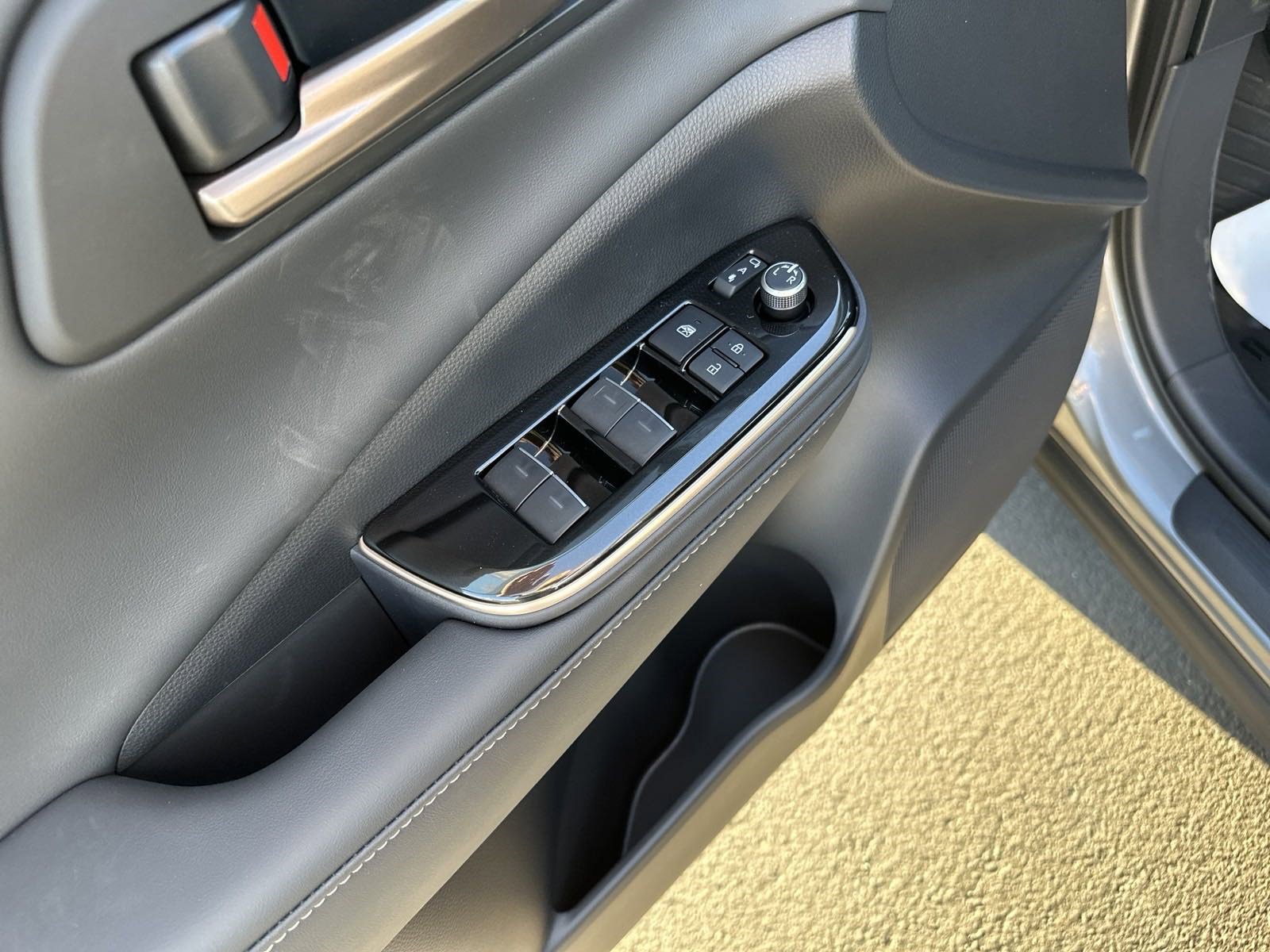 New 2025 Toyota Crown Platinum AWD/4WD image 18
