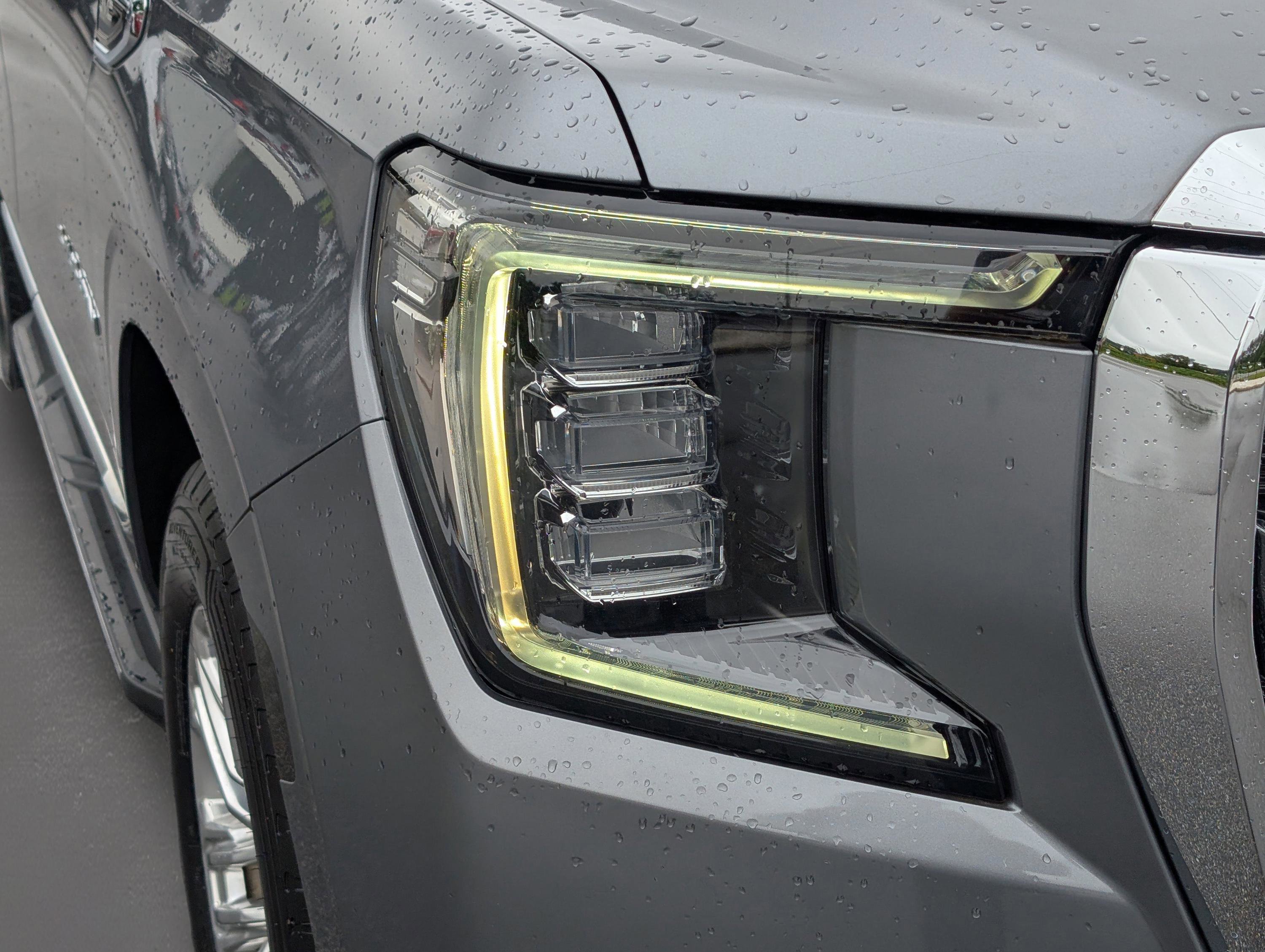 Used 2021 GMC Yukon SLT RWD image 4