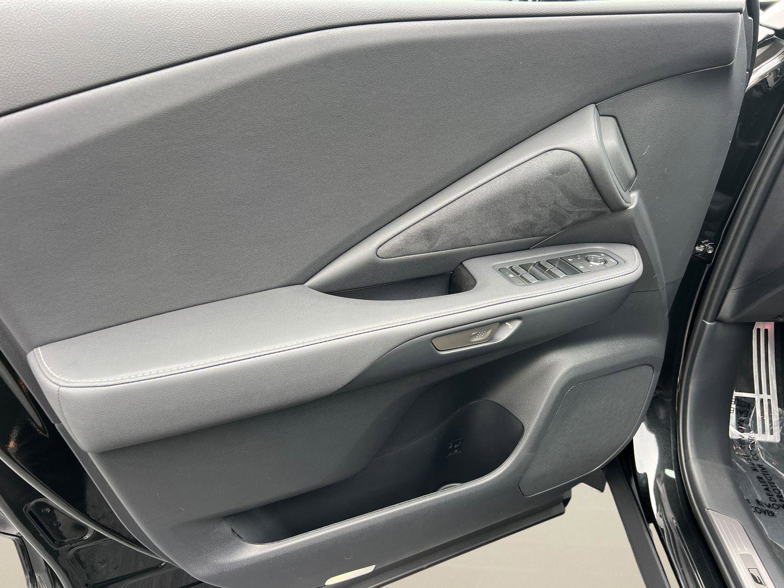 New 2026 Lexus TX 500h AWD image 11