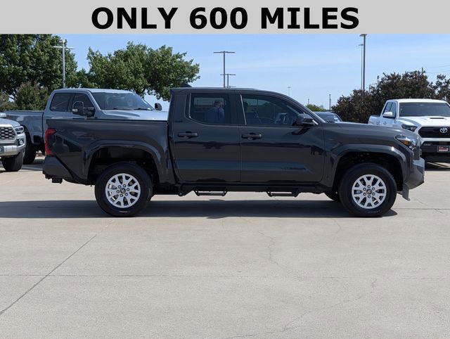 Used 2025 Toyota Tacoma SR5 AWD/4WD image 4