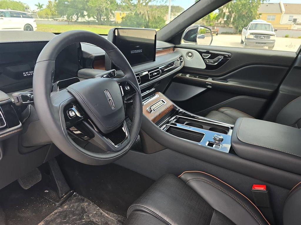 New 2025 Lincoln Aviator Black Label w/ Black Label Special Edition image 20