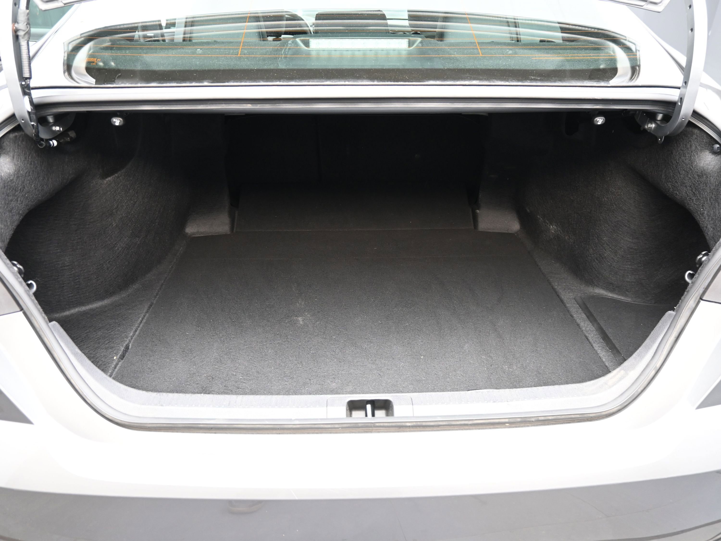 Used 2025 Toyota Camry SE FWD image 18