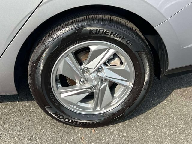 Certified 2026 Hyundai Elantra SE w/ Cargo Package FWD image 9