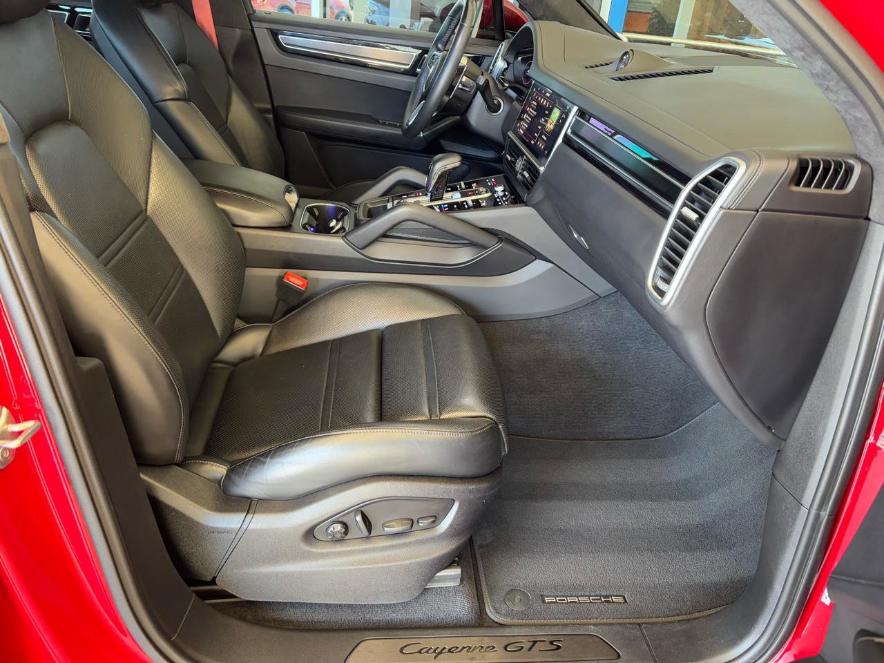 Used 2023 Porsche Cayenne GTS image 21