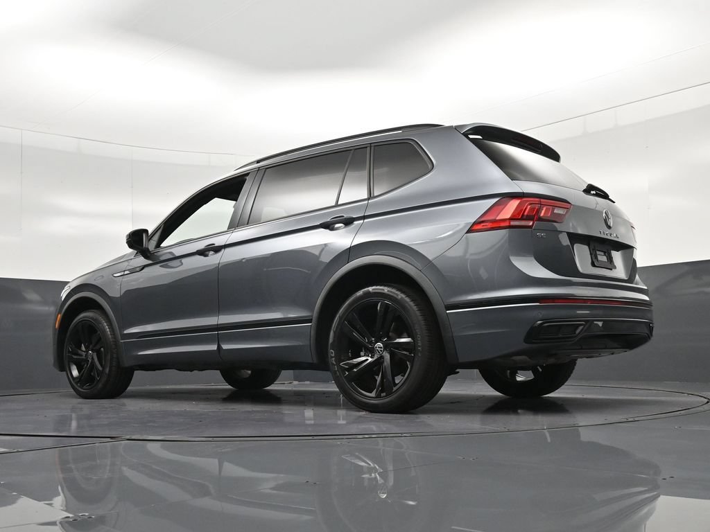 Used 2023 Volkswagen Tiguan SE R-Line FWD image 28
