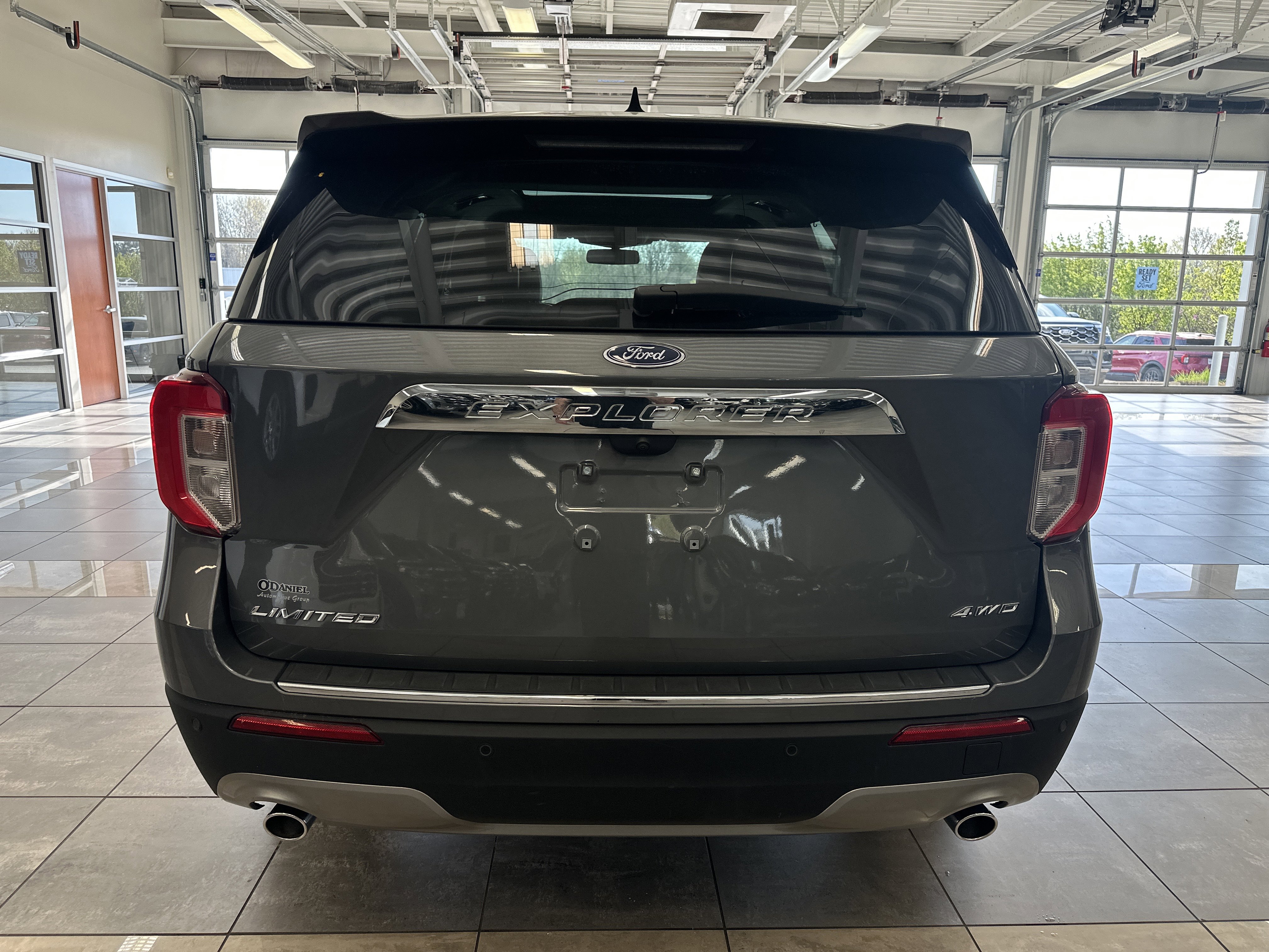 Used 2024 Ford Explorer Limited image 11