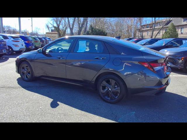 Certified 2023 Hyundai Elantra SEL FWD image 6