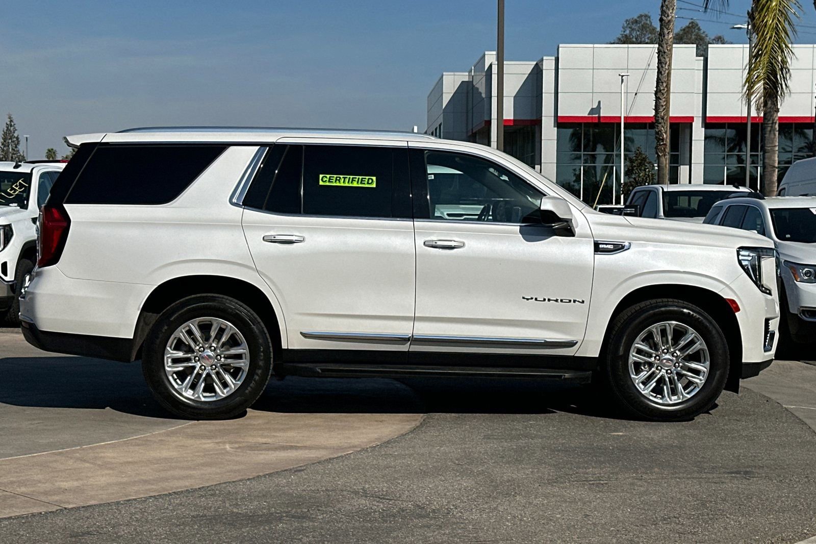 Used 2021 GMC Yukon SLT image 3