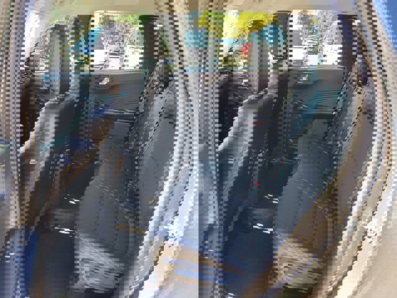 Used 2025 Ford Escape Base w/ Class II Trailer Tow Package image 11