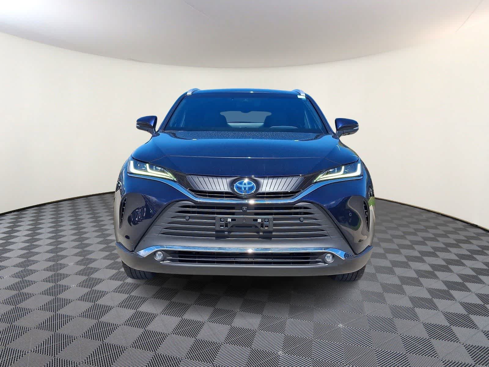 Certified 2023 Toyota Venza Limited AWD/4WD image 3