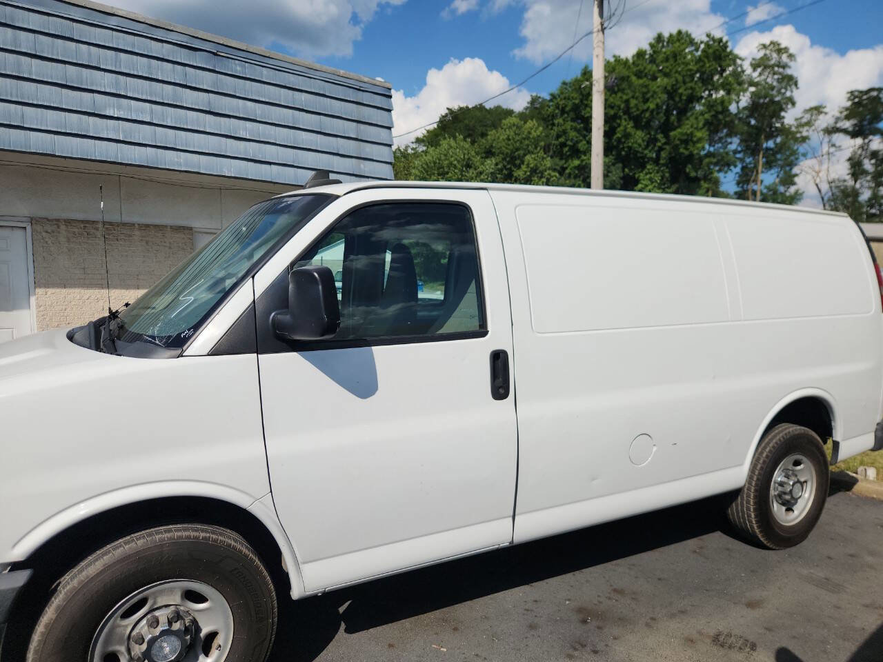 Used 2017 GMC Savana 2500 image 5