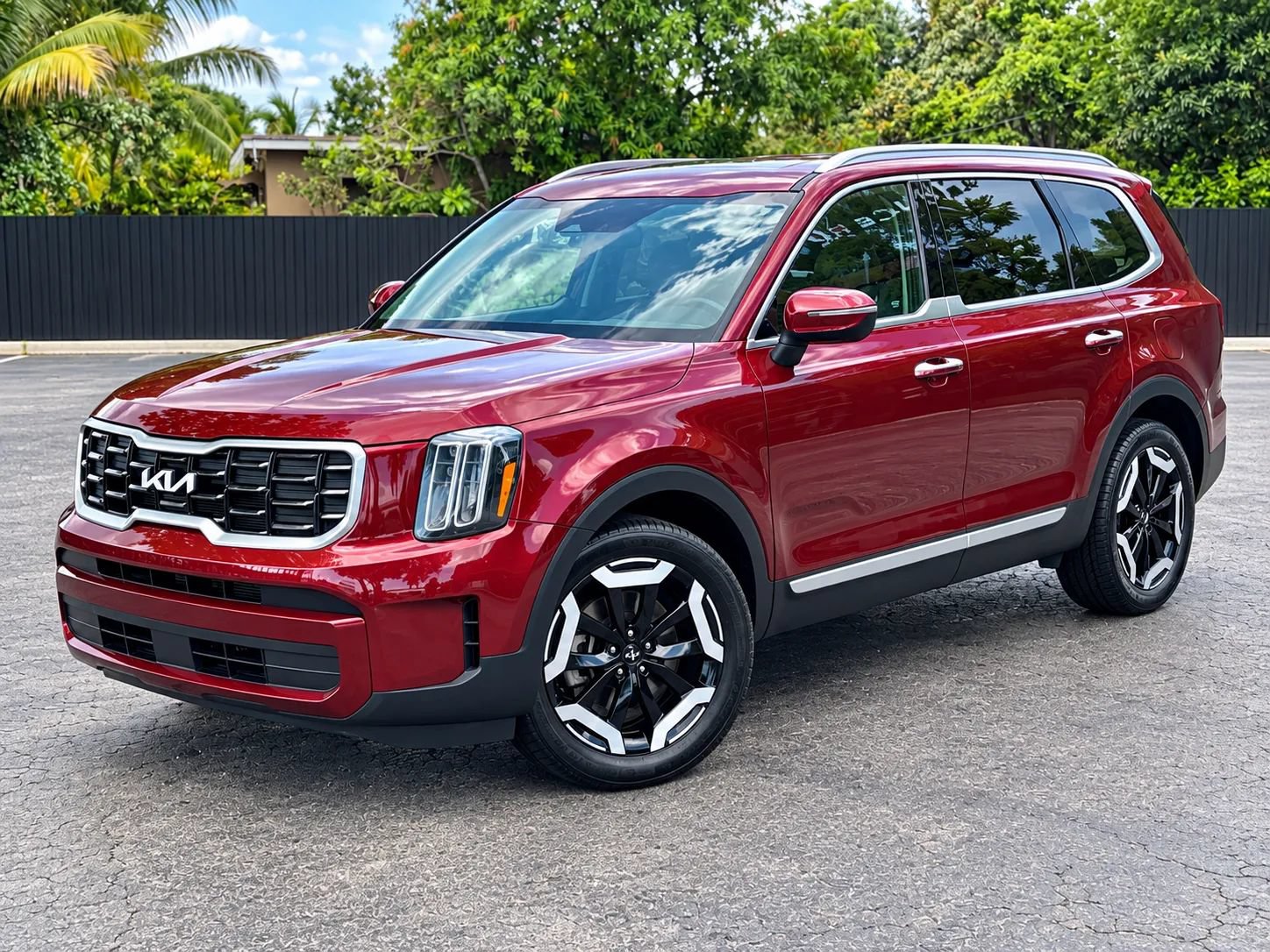 Used 2023 Kia Telluride S w/ S Sunroof Package AWD/4WD image 3