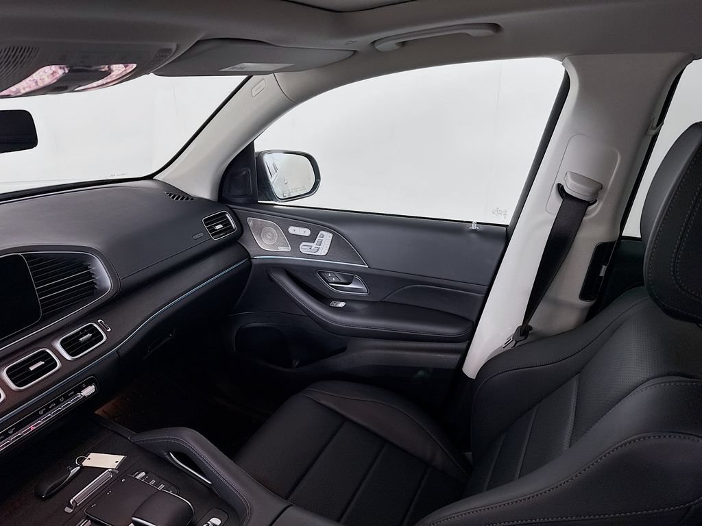 Used 2022 Mercedes-Benz GLS 450 4MATIC image 24