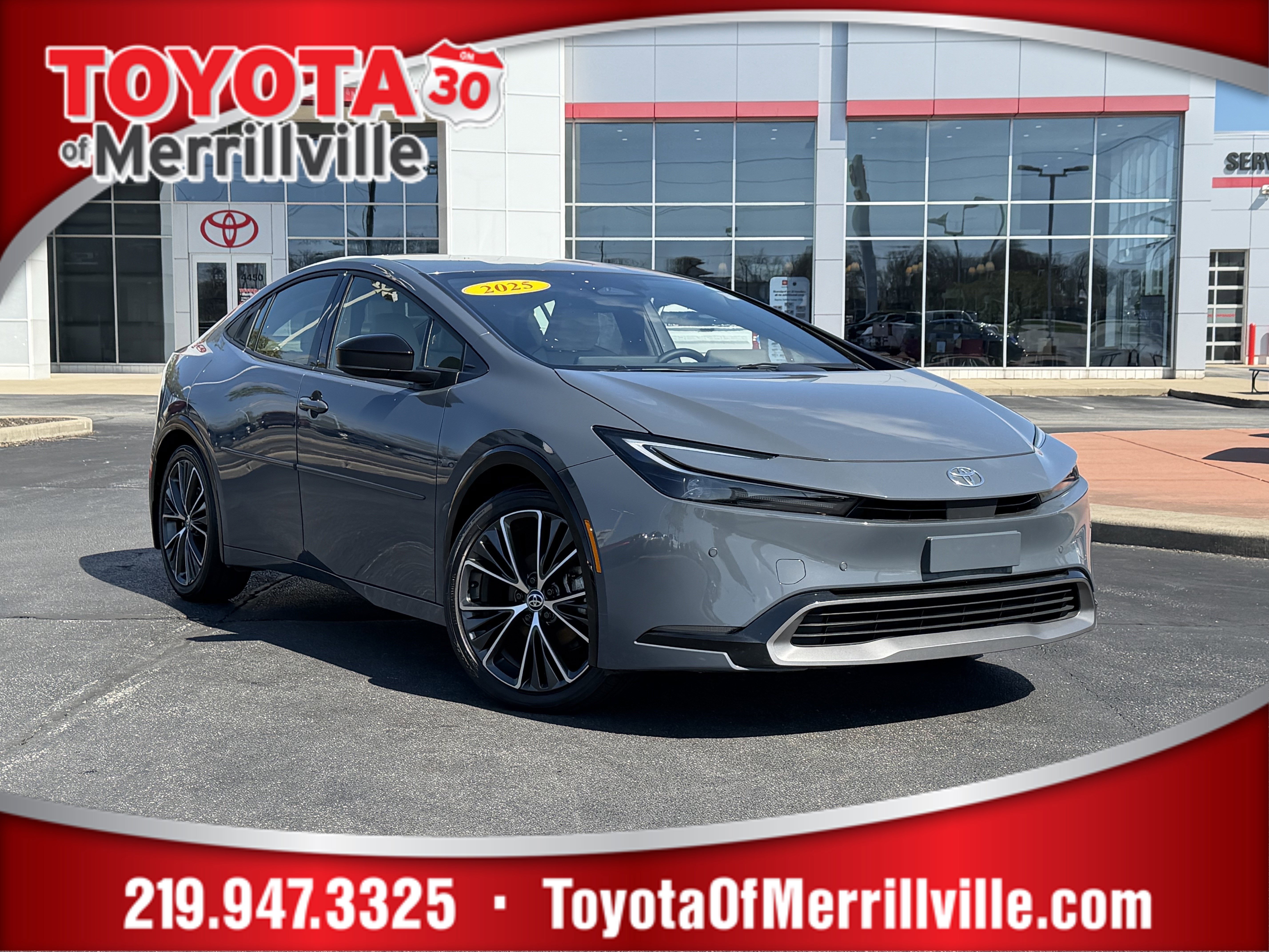 Used 2025 Toyota Prius XLE image 1