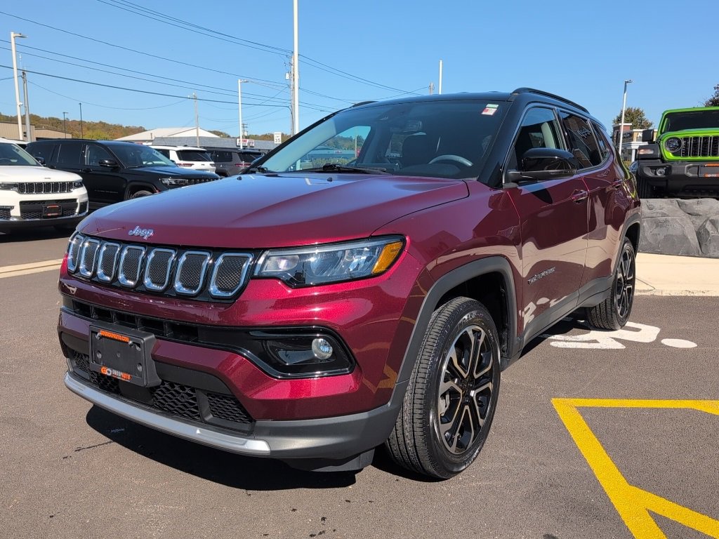 Used 2022 Jeep Compass Limited image 3