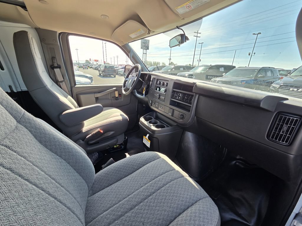 Used 2024 Chevrolet Express 3500 w/ Driver Convenience Package RWD image 27