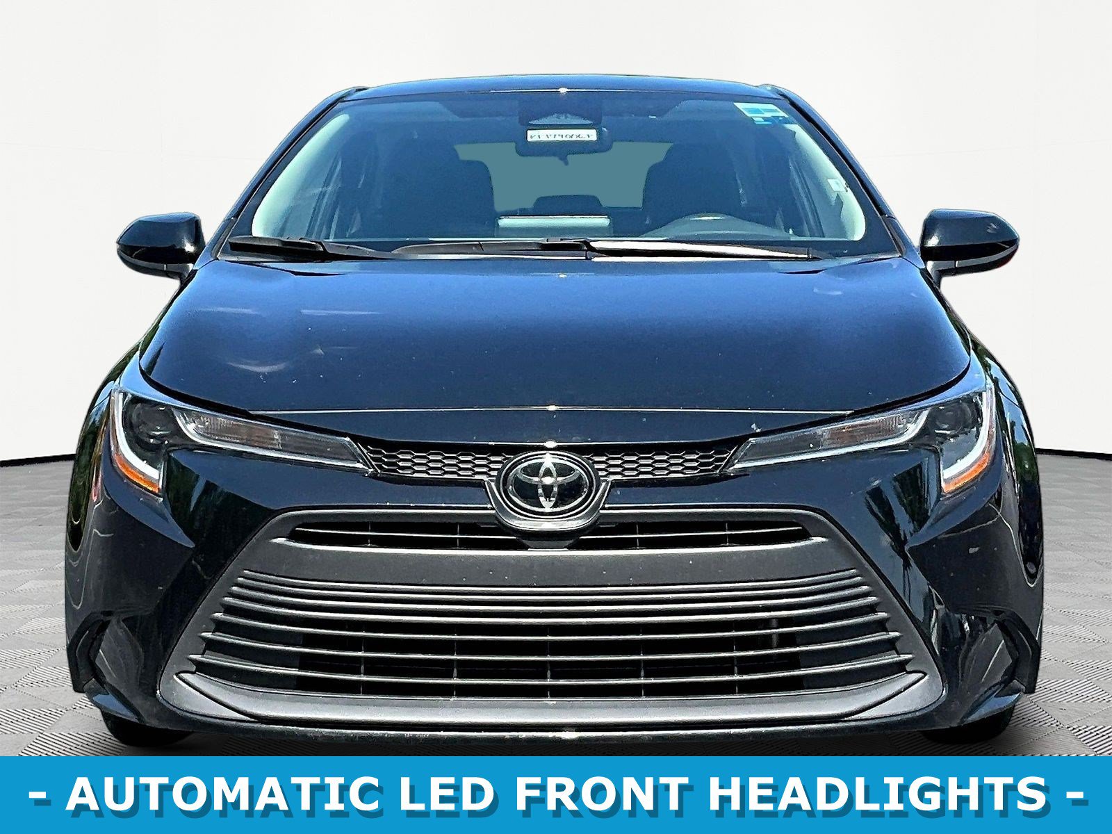 Used 2024 Toyota Corolla LE FWD image 2