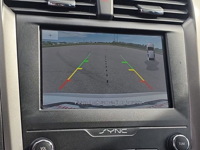 Used 2020 Ford Fusion SE FWD image 24