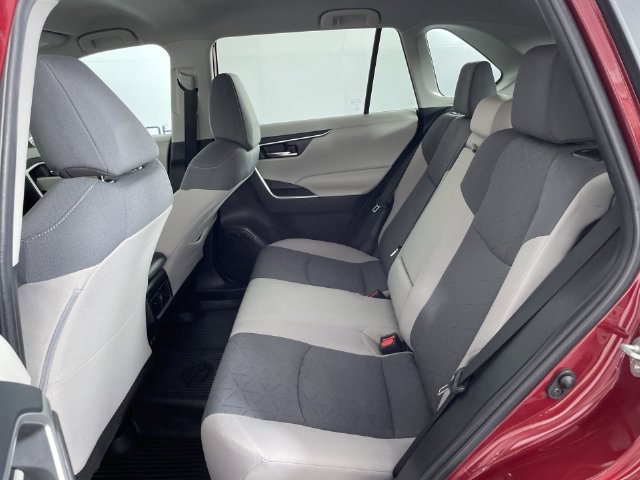 Used 2021 Toyota RAV4 XLE AWD/4WD image 20