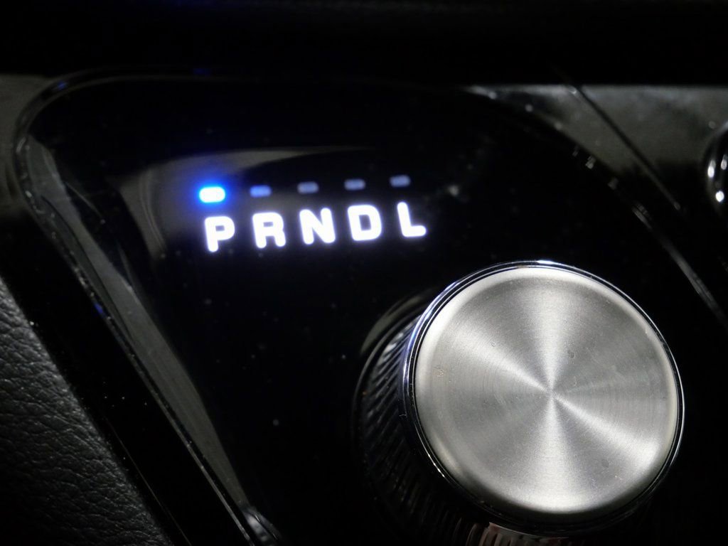 Used 2024 Chrysler Pacifica Select image 22