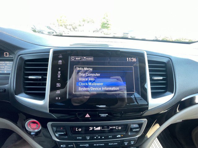 Used 2017 Honda Pilot Touring image 34