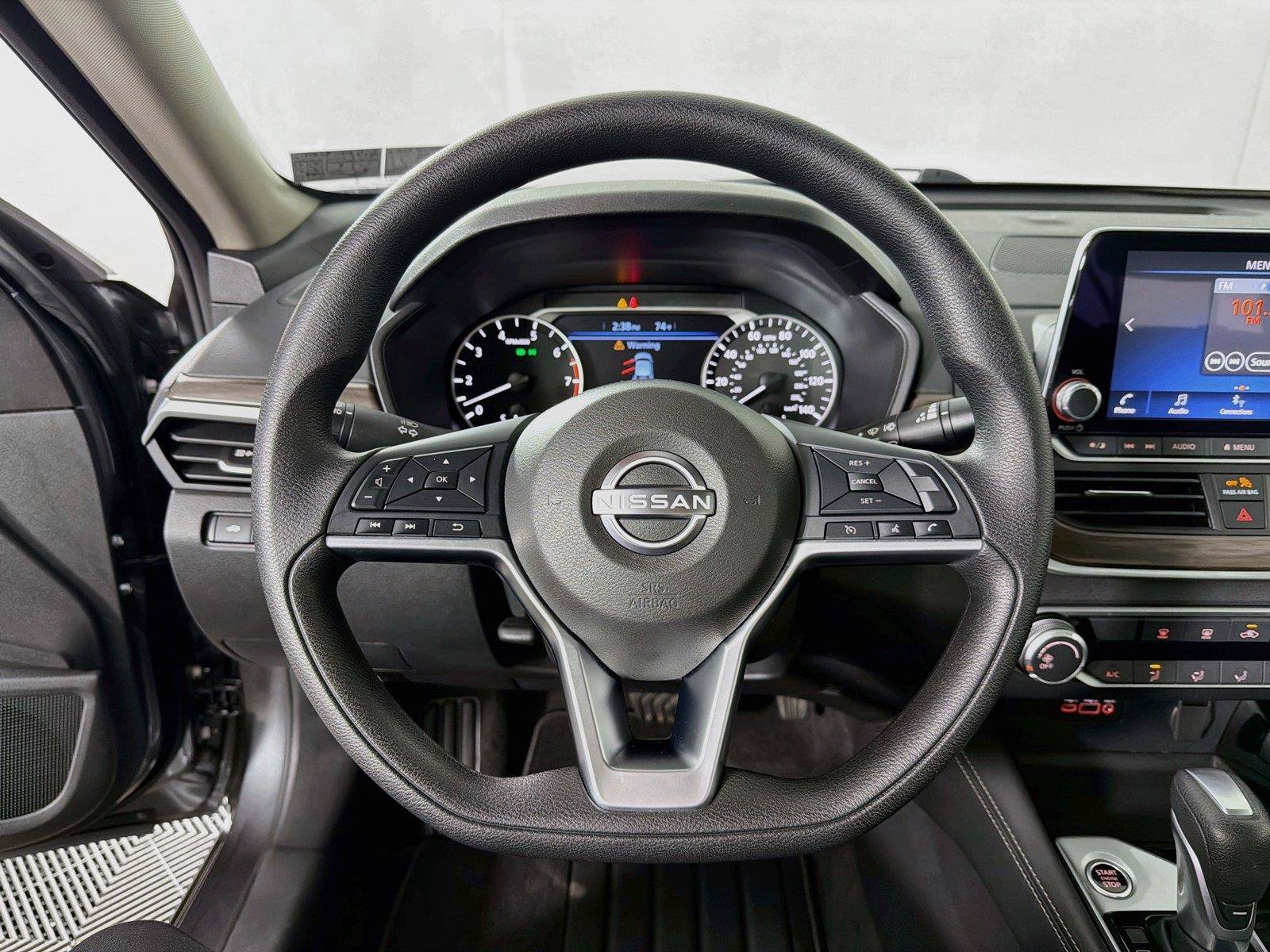 Used 2023 Nissan Altima 2.5 SV AWD/4WD image 3