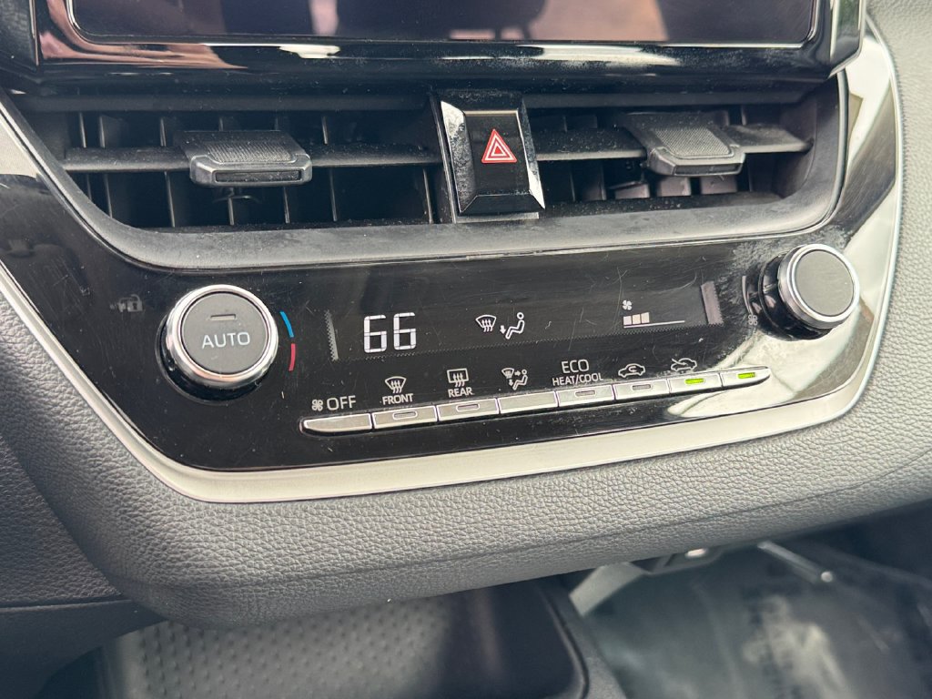 Certified 2025 Toyota Corolla LE FWD image 23