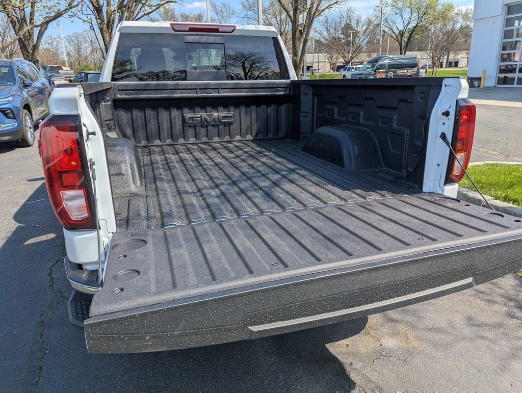 New 2026 GMC Sierra 1500 SLE w/ X31 Off-Road Package AWD/4WD image 7