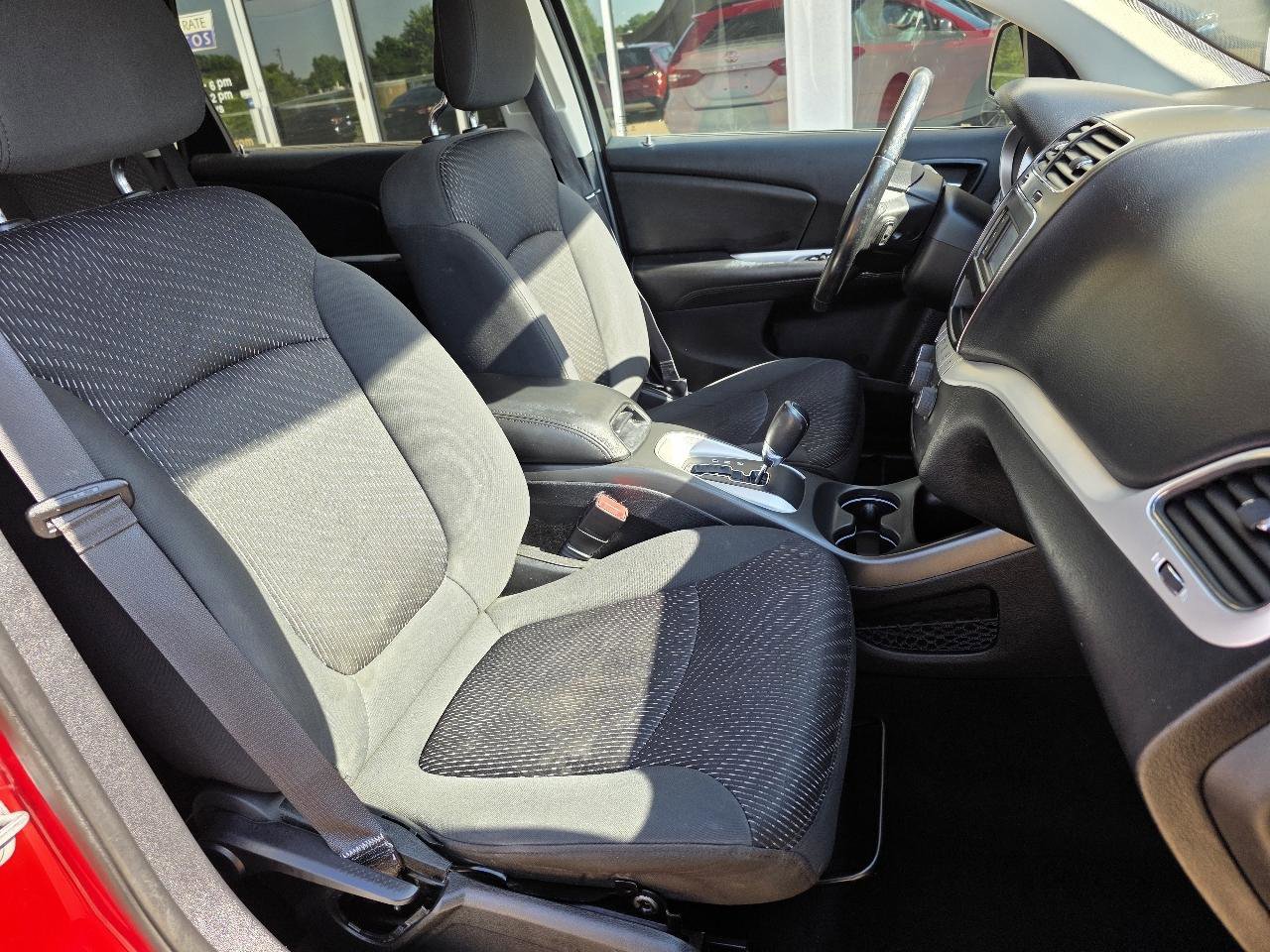 Used 2018 Dodge Journey SE w/ Connectivity Group FWD image 19