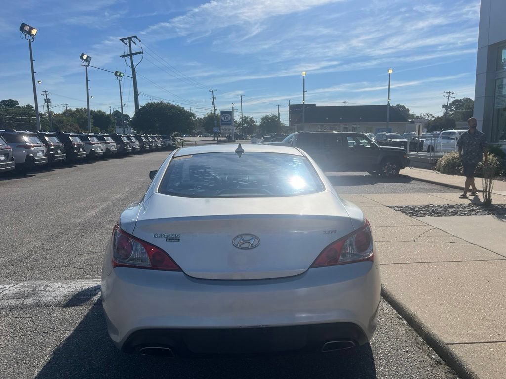 Used 2010 Hyundai Genesis 2.0T w/ Navigation Pkg 2 RWD image 5