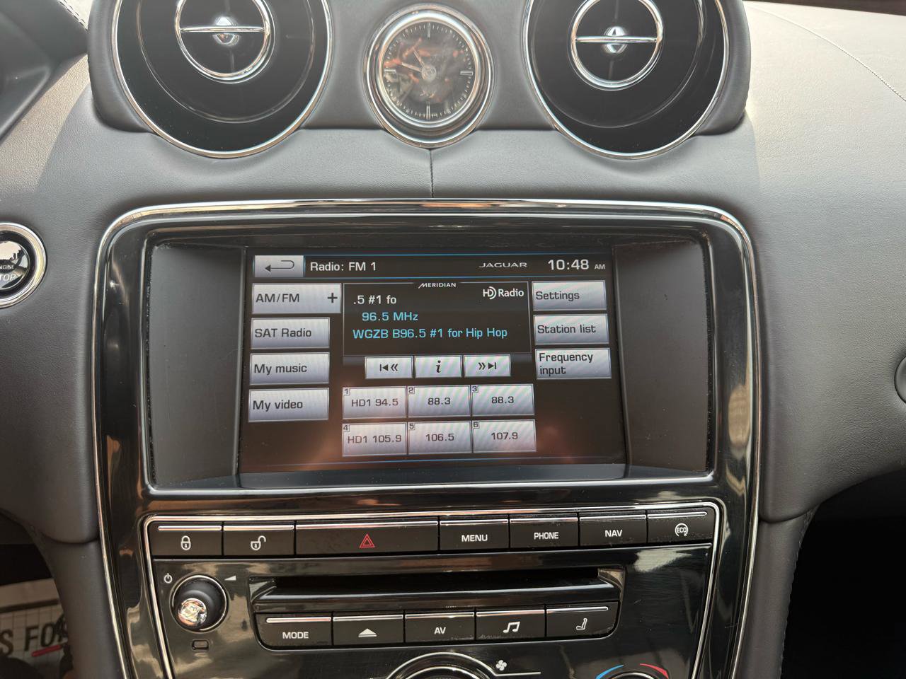 Used 2015 Jaguar XJ L Portfolio RWD image 10