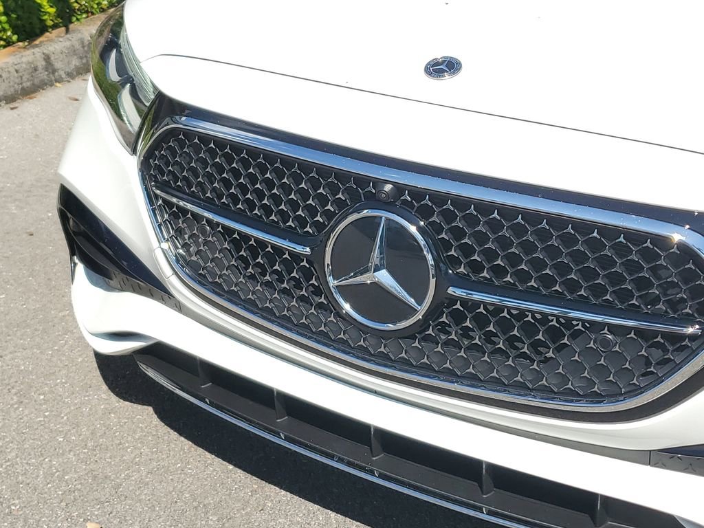 Used 2025 Mercedes-Benz E 350 4MATIC Sedan image 10