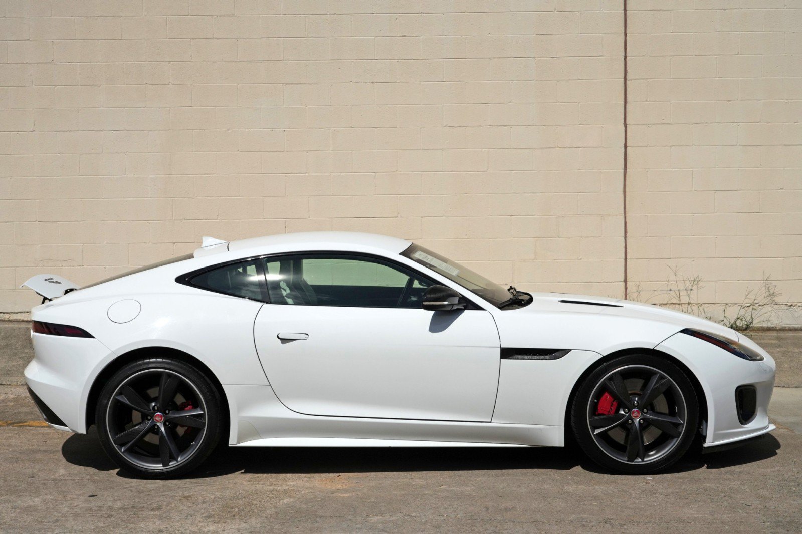 Used 2019 Jaguar F-TYPE R-Dynamic RWD image 50