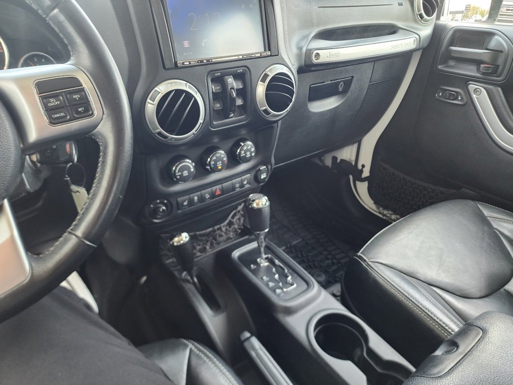 Used 2017 Jeep Wrangler Unlimited Rubicon image 35