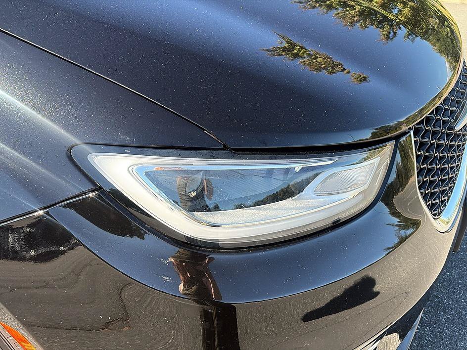 Used 2024 Chrysler Pacifica Touring-L FWD image 13