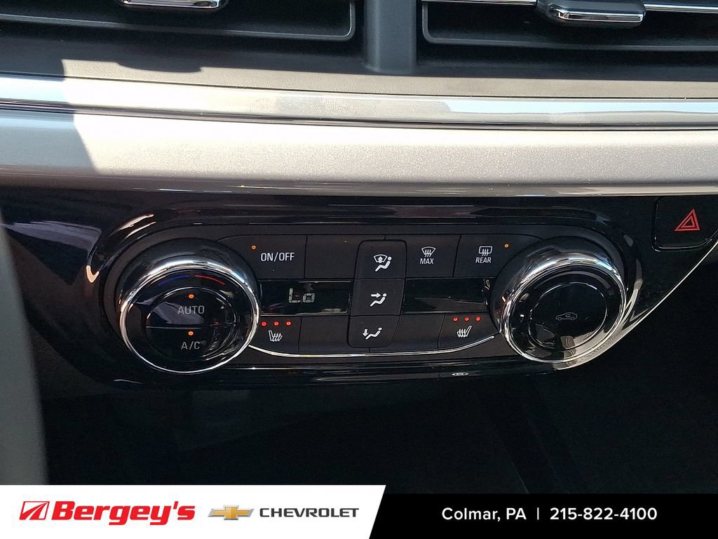 Certified 2024 Chevrolet Trax LT w/ Sunroof Package FWD image 18