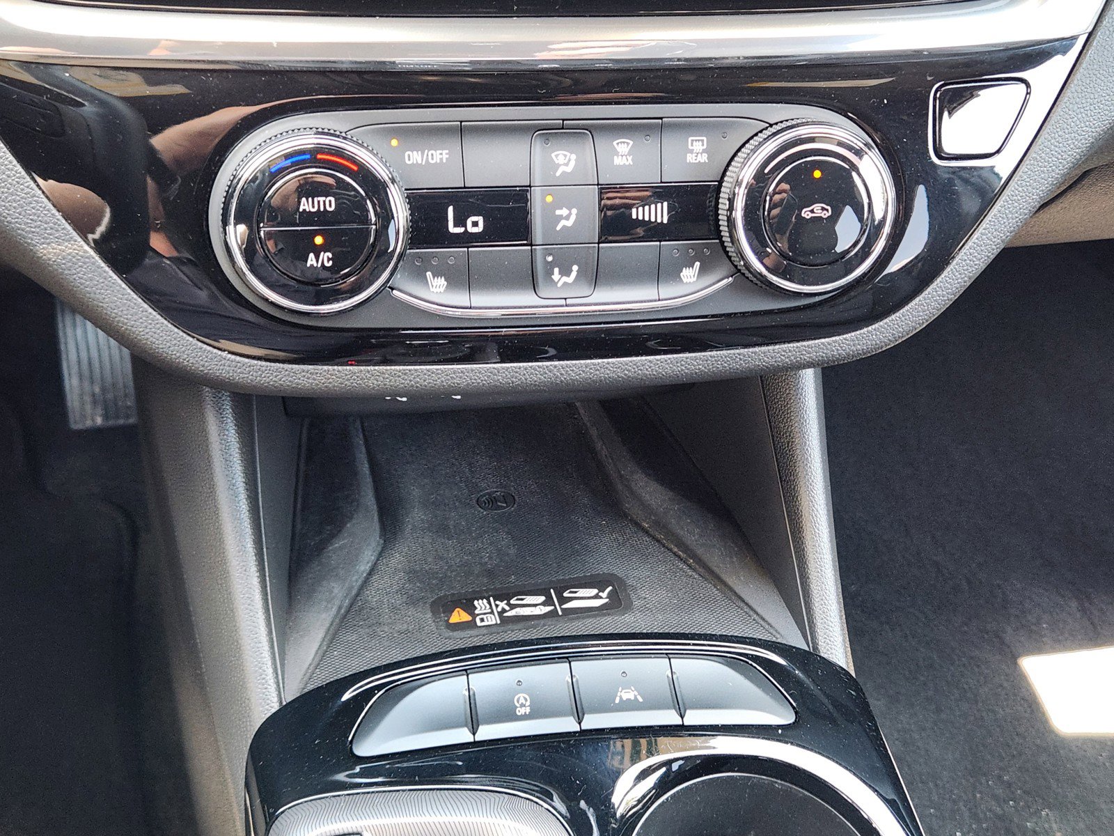 Used 2024 Buick Envista Sport Touring w/ Convenience I Package FWD image 15