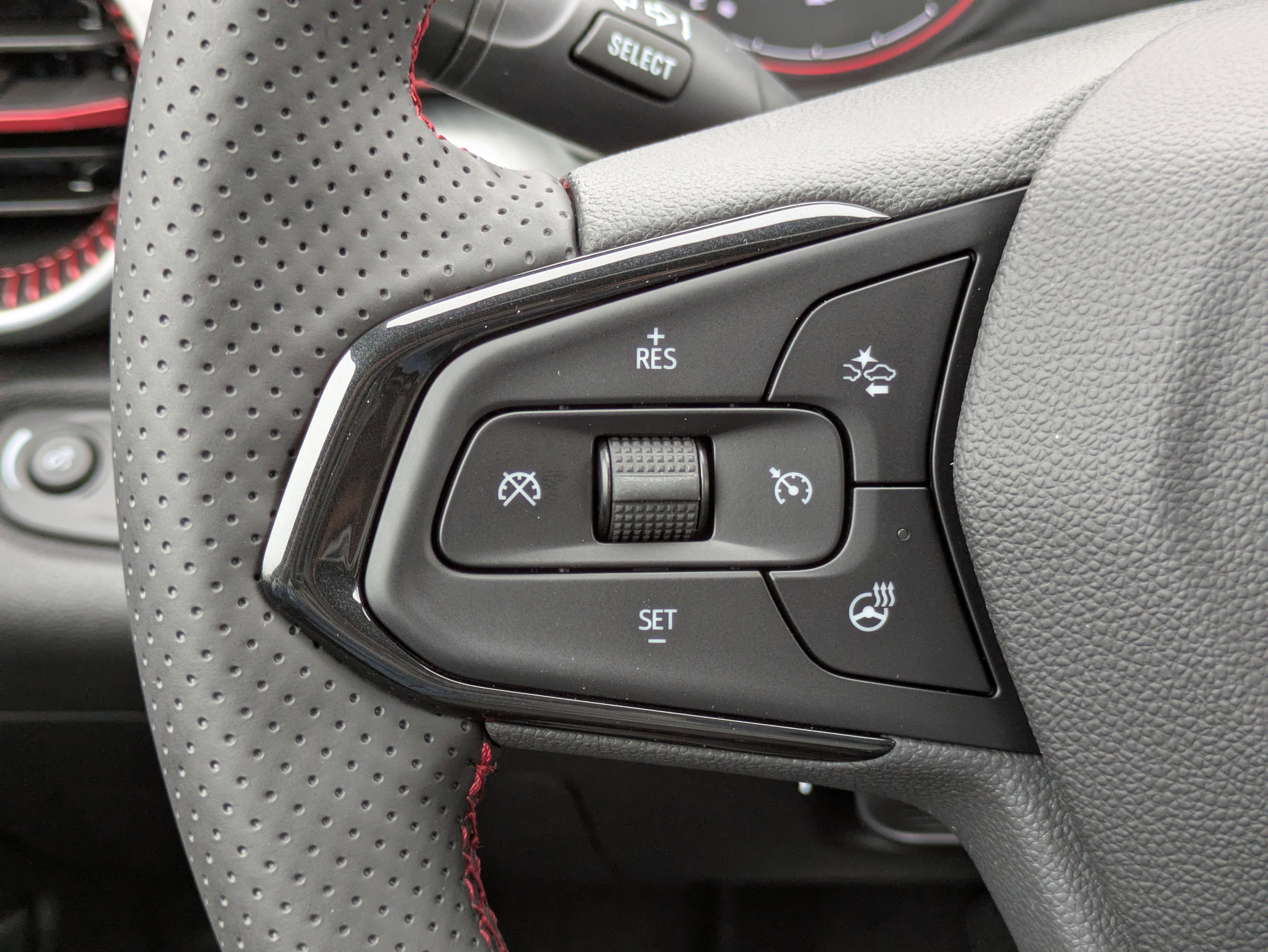 New 2026 Chevrolet Trax RS w/ Driver Confidence Package image 15