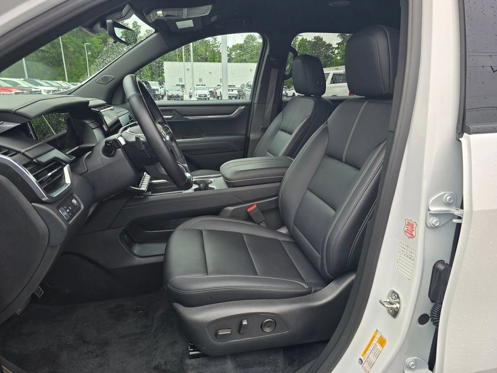 Used 2026 GMC Acadia Elevation w/ Elevation Premium Package FWD image 9