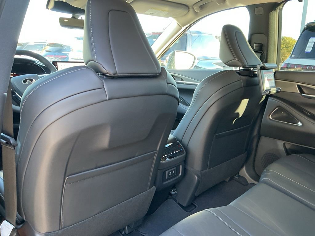 Certified 2026 INFINITI QX60 Luxe w/ Family Package image 28