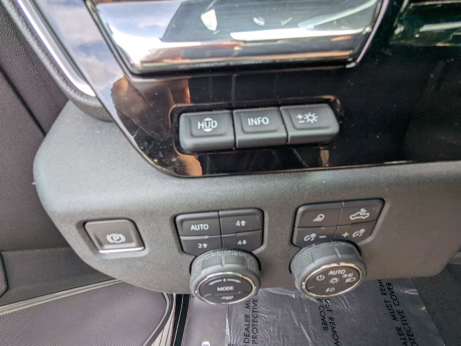 Used 2024 Chevrolet Silverado 2500 High Country w/ Technology Package AWD/4WD image 26