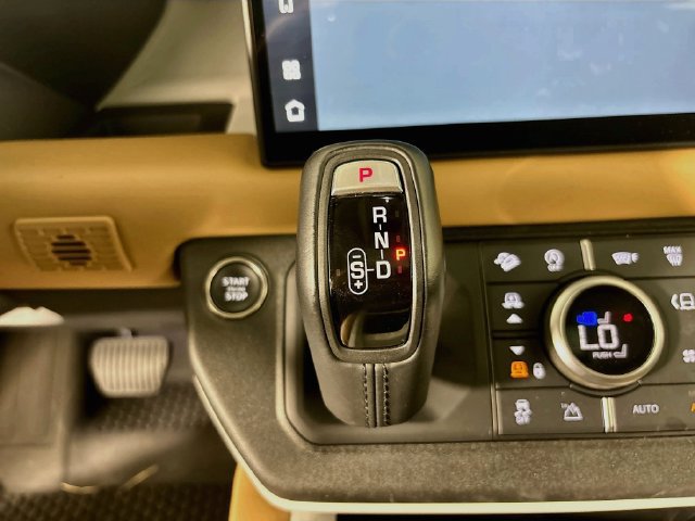 New 2025 Land Rover Defender 130 S AWD/4WD image 18