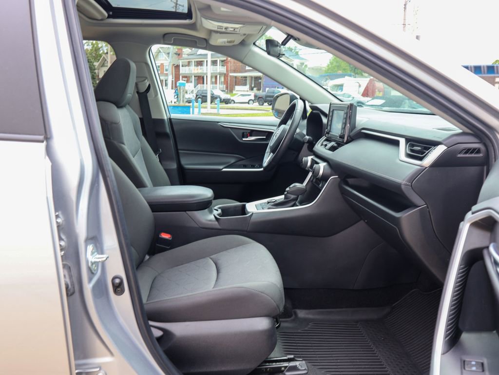 Used 2022 Toyota RAV4 XLE w/ Convenience Package AWD/4WD image 31