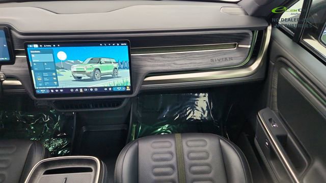 Used 2025 Rivian R1S Adventure AWD/4WD image 42