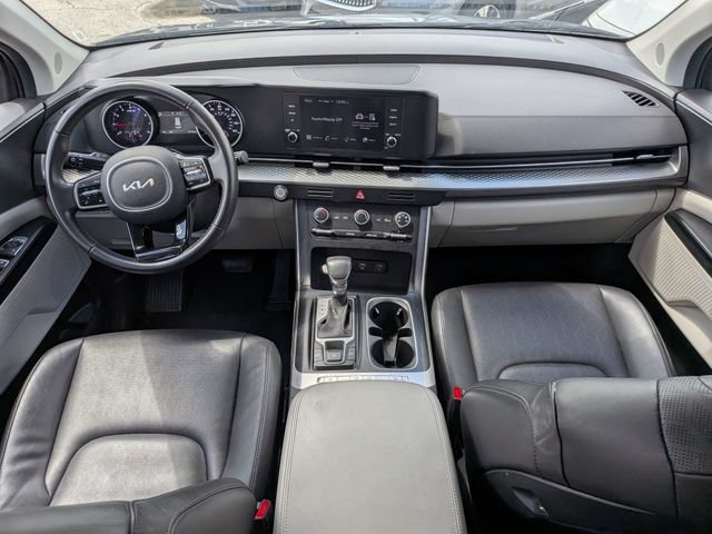 Used 2024 Kia Carnival LX FWD image 14