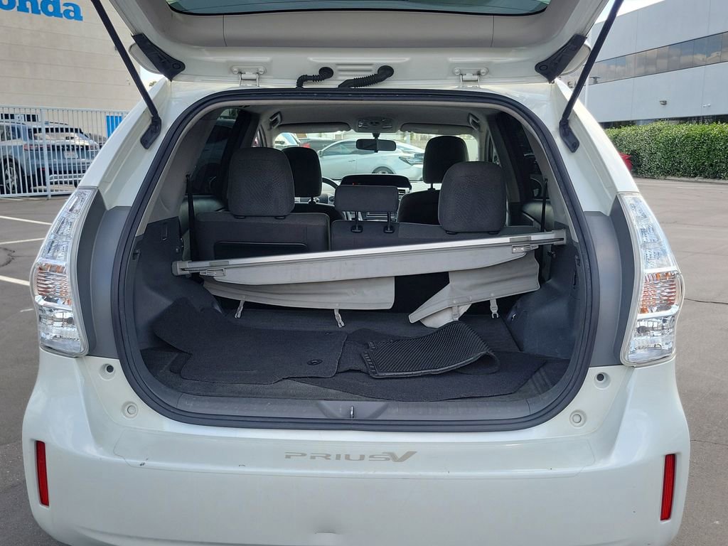 Used 2014 Toyota Prius V Three image 10