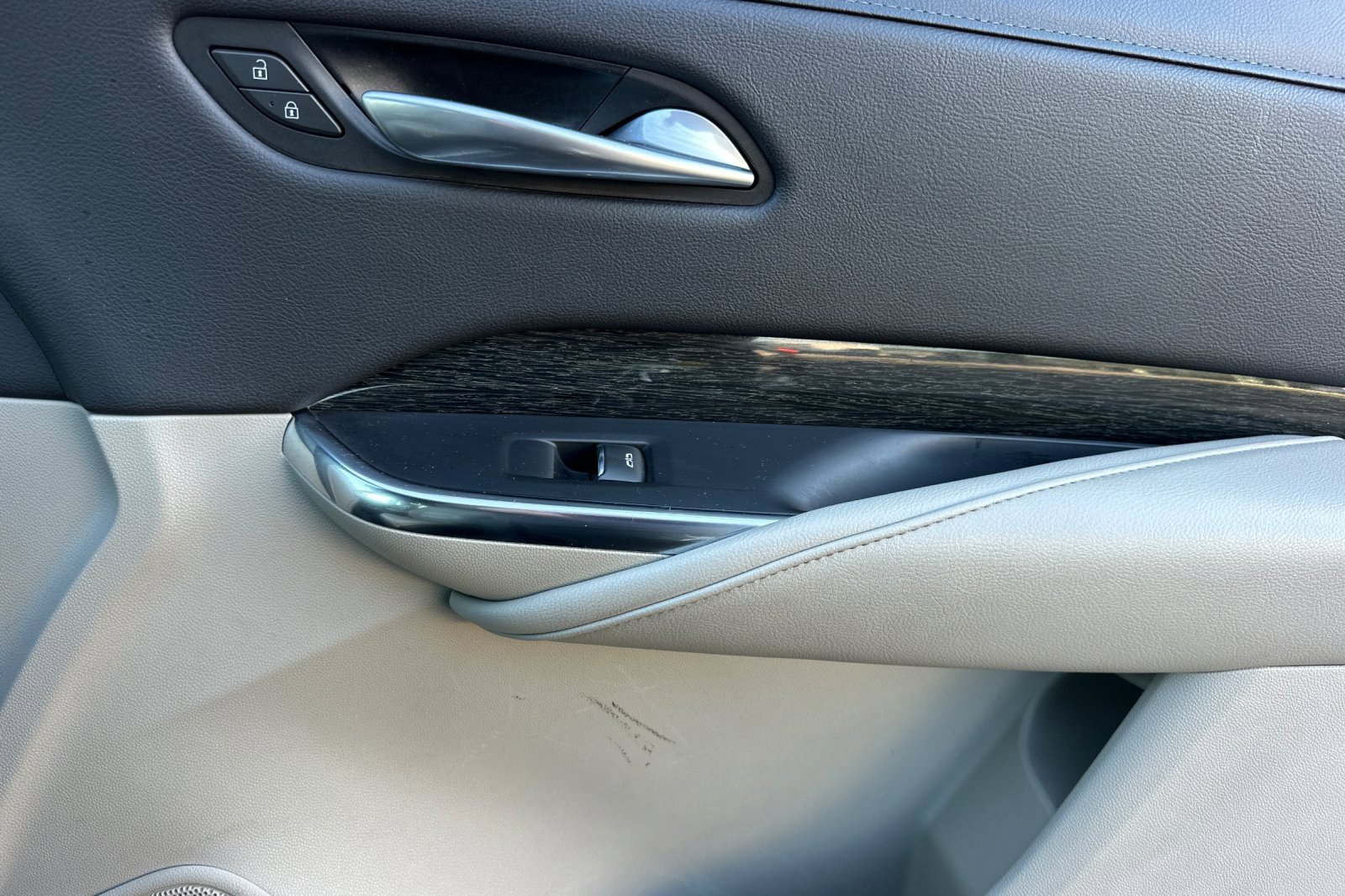 Used 2023 Cadillac XT4 Premium Luxury image 19